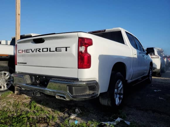2022 Chevrolet Silverado 1500 LT z VIN 3GCUDDET8NG588152, wystawiony jako Copart lot #76842654 z przebiegiem 36 364 mil mil oraz Nie do naprawy • Non repairable. Historia ofert i sprzedaży dostępna na DreamBid. Obrazek 3.