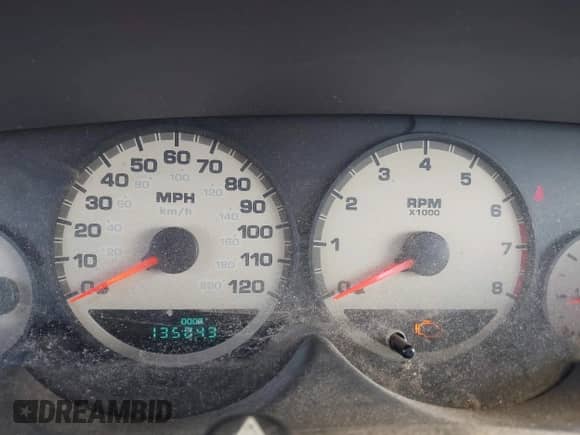 2000 Dodge Neon Highline z VIN 1B3ES46C7YD619712, wystawiony jako IAAI lot #40010160 z przebiegiem 135 043 mil mil oraz . Historia ofert i sprzedaży dostępna na DreamBid. Obrazek 7.