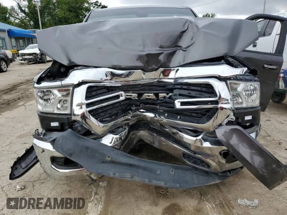 2020 Ram 1500 Big Horn z VIN 1C6SRFFT4LN181329, wystawiony jako Copart lot #58519395 z przebiegiem 60 023 mil mil oraz Szkoda całkowita • Salvage title. Historia ofert i sprzedaży dostępna na DreamBid. Obrazek 5.