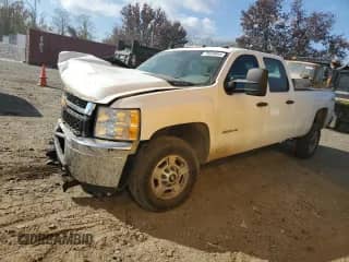 2014 Chevrolet Silverado 2500HD Work Truck z VIN 1GC1KVCG9EF159821, wystawiony jako Copart lot #79928044 z przebiegiem 212 045 mil mil oraz Szkoda całkowita • Salvage title. Historia ofert i sprzedaży dostępna na DreamBid. Obrazek 1.