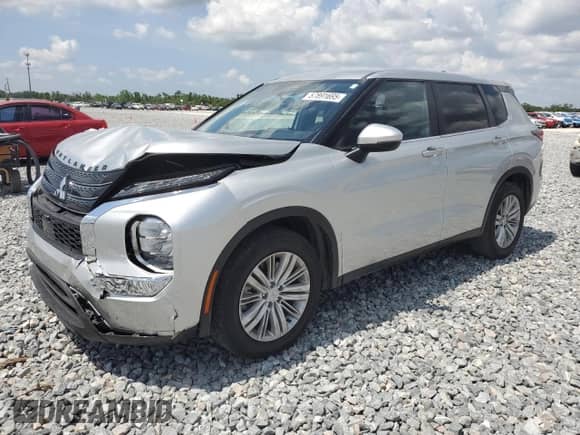 2024 Mitsubishi Outlander ES with VIN JA4J3UA83RZ005171, listed as a Copart auction lot 57891695 with 14,605 mi miles and Non repairable. Bid and sale history available at DreamBid. Image 1.
