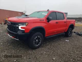 2024 Chevrolet Silverado 1500 ZR2 z VIN 3GCUDHE8XRG347203, wystawiony jako Copart lot #44372235 z przebiegiem 17 131 mil mil oraz Szkoda całkowita • Salvage title. Historia ofert i sprzedaży dostępna na DreamBid. Obrazek 1.