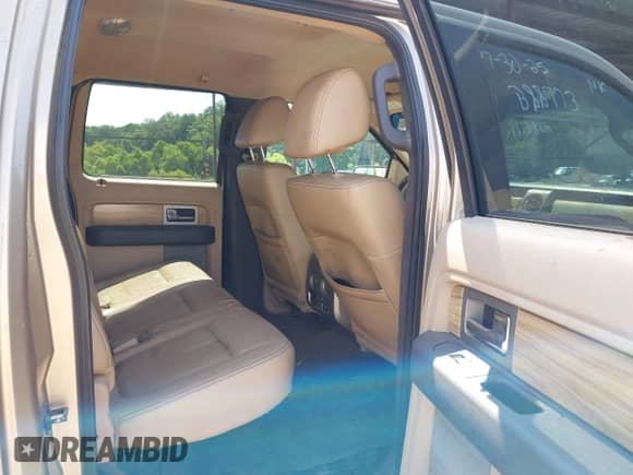 2011 Ford F-150 XLT z VIN 1FTFW1ET3BFB88773, wystawiony jako IAAI lot #42883839 z przebiegiem 206 429 mil mil oraz . Historia ofert i sprzedaży dostępna na DreamBid. Obrazek 8.