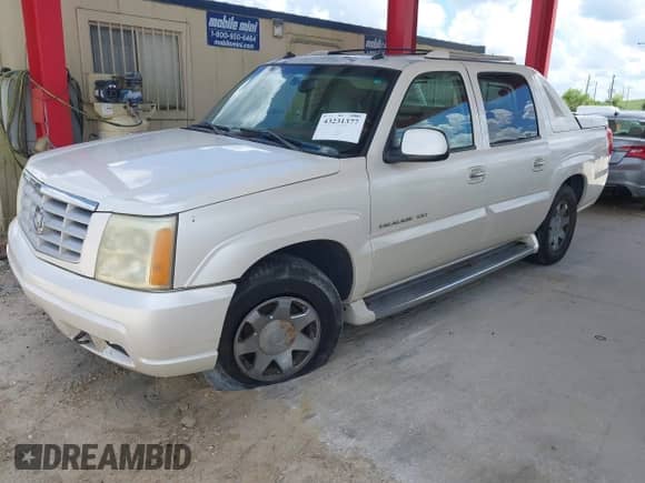 2003 Cadillac Escalade EXT with VIN 3GYEK63N33G153623, listed as a IAAI auction lot 43231377 with 110,519 mi miles and . Bid and sale history available at DreamBid. Image 2.