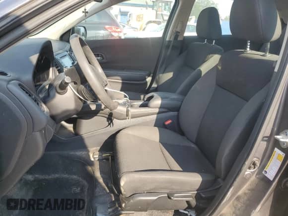 2021 Honda HR-V LX с VIN 3CZRU5H3XMM715212, выставлен на аукционе Copart как лот 81039495 с пробегом 103 696 миль миль и На запчасти • Non repairable. История ставок и продаж доступна на DreamBid. Изображение 7.