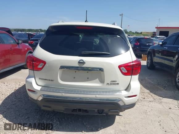 2017 Nissan Pathfinder SL z VIN 5N1DR2MM1HC680626, wystawiony jako IAAI lot #42799068 z przebiegiem 109 031 mil mil oraz . Historia ofert i sprzedaży dostępna na DreamBid. Obrazek 16.