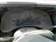 2003 Chevrolet Suburban LS z VIN 3GNEC16T83G314913, wystawiony jako Copart lot #70311755 z przebiegiem 209 592 mil mil oraz Czysty tytuł • Clean title. Historia ofert i sprzedaży dostępna na DreamBid. Obrazek 9.