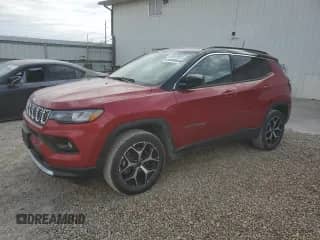 2025 Jeep Compass Limited z VIN 3C4NJDCN3ST592033, wystawiony jako Copart lot #89895165 z przebiegiem 13 358 mil mil oraz Czysty tytuł • Clean title. Historia ofert i sprzedaży dostępna na DreamBid. Obrazek 1.