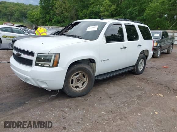 2008 Chevrolet Tahoe 3LT с VIN 1GNFC13J28R274472, выставлен на аукционе IAAI как лот 42155884 с пробегом Не указан миль и . История ставок и продаж доступна на DreamBid. Изображение 2.