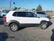 2007 Hyundai Tucson SE with VIN KM8JN72D97U633108, listed as a IAAI auction lot 43292497 with 179,526 mi miles and . Bid and sale history available at DreamBid. Image 13.