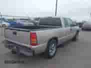 2004 GMC Sierra 1500 SLE z VIN 2GTEC19T341124807, wystawiony jako IAAI lot #42561515 z przebiegiem 292 489 mil mil oraz . Historia ofert i sprzedaży dostępna na DreamBid. Obrazek 4.