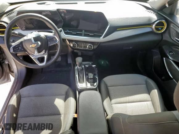 2024 Chevrolet Trax LT с VIN KL77LHE22RC166074, выставлен на аукционе Copart как лот 66842965 с пробегом Не указан миль и Списание • Salvage title. История ставок и продаж доступна на DreamBid. Изображение 8.