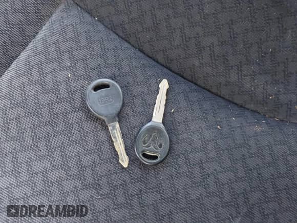 2004 Dodge Intrepid SE z VIN 2B3HD46RX4H620202, wystawiony jako IAAI lot #42517181 z przebiegiem 225 892 mil mil oraz . Historia ofert i sprzedaży dostępna na DreamBid. Obrazek 11.