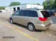 2006 Toyota Sienna XLE z VIN 5TDZA22CX6S545913, wystawiony jako IAAI lot #42901419 z przebiegiem 199 227 mil mil oraz . Historia ofert i sprzedaży dostępna na DreamBid. Obrazek 3.