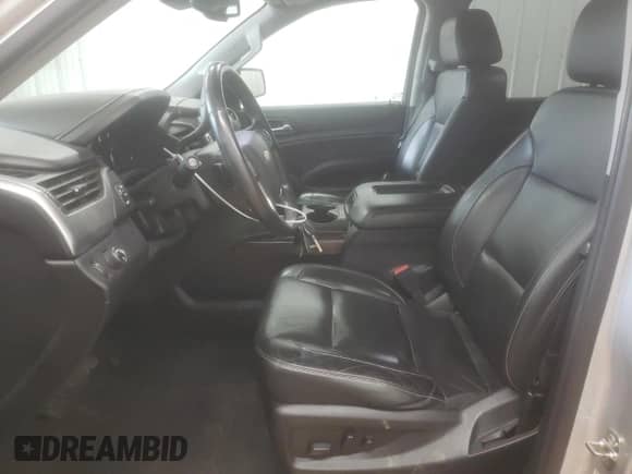 2020 Chevrolet Suburban LT z VIN 1GNSCHKC4LR305451, wystawiony jako Copart lot #68786785 z przebiegiem 122 788 mil mil oraz Czysty tytuł • Clean title. Historia ofert i sprzedaży dostępna na DreamBid. Obrazek 7.
