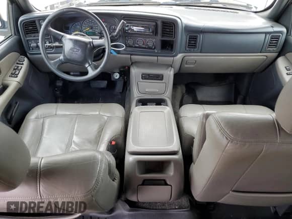2000 Chevrolet Suburban LT z VIN 3GNFK16T4YG157766, wystawiony jako Copart lot #56097635 z przebiegiem 209 755 mil mil oraz Szkoda całkowita • Salvage title. Historia ofert i sprzedaży dostępna na DreamBid. Obrazek 8.