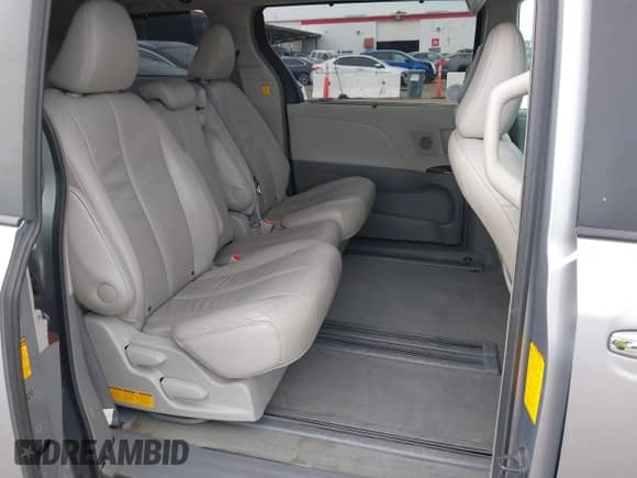 2013 Toyota Sienna XLE AAS with VIN 5TDYK3DCXDS312672, listed as a IAAI auction lot 41521263 with 183,707 mi miles and . Bid and sale history available at DreamBid. Image 8.