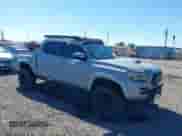 2019 Toyota Tacoma SR z VIN 5TFCZ5AN8KX193437, wystawiony jako IAAI lot #43278180 z przebiegiem 70 048 mil mil oraz . Historia ofert i sprzedaży dostępna na DreamBid. Obrazek 1.