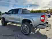 2016 Toyota Tundra 1794 Edition z VIN 5TFAW5F15GX525119, wystawiony jako Copart lot #81858065 z przebiegiem 55 097 mil mil oraz Szkoda całkowita • Salvage title. Historia ofert i sprzedaży dostępna na DreamBid. Obrazek 2.