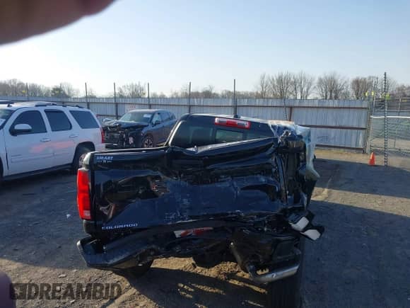 2024 Chevrolet Colorado 4WD Z71 с VIN 1GCPTDEK0R1283336, выставлен на аукционе IAAI как лот 41743118 с пробегом 210 миль миль и . История ставок и продаж доступна на DreamBid. Изображение 16.
