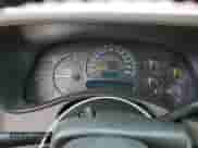 2003 GMC Sierra 1500 SLT with VIN 2GTEK19T331340237, listed as a Copart auction lot 68320575 with 208,733 mi miles and Salvage title. Bid and sale history available at DreamBid. Image 9.