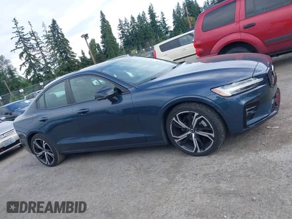 2024 Volvo S60 Plus Dark Theme z VIN 7JRL12FL0RG280760, wystawiony jako IAAI lot #42554434 z przebiegiem 34 569 mil mil oraz . Historia ofert i sprzedaży dostępna na DreamBid. Obrazek 13.