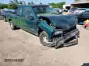 1998 GMC Sierra 1500 z VIN 1GTEC19W4WE521888, wystawiony jako Copart lot #53161505 z przebiegiem 985 004 mil mil oraz Szkoda całkowita • Salvage title. Historia ofert i sprzedaży dostępna na DreamBid. Obrazek 11.