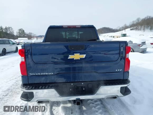 2022 Chevrolet Silverado 1500 LTZ z VIN 2GCUDGED8N1511011, wystawiony jako IAAI lot #41378959 z przebiegiem 30 665 mil mil oraz . Historia ofert i sprzedaży dostępna na DreamBid. Obrazek 16.