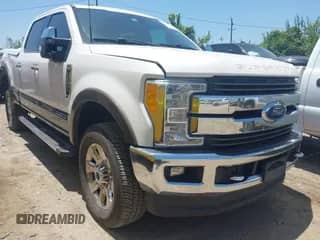 2017 Ford F-250 Lariat z VIN 1FT7W2BT4HEE93907, wystawiony jako IAAI lot #42835021 z przebiegiem 125 644 mil mil oraz . Historia ofert i sprzedaży dostępna na DreamBid. Obrazek 1.