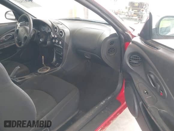 2000 Hyundai Tiburon с VIN KMHJG25F5YU215267, выставлен на аукционе IAAI как лот 42322522 с пробегом 162 683 миль миль и . История ставок и продаж доступна на DreamBid. Изображение 5.