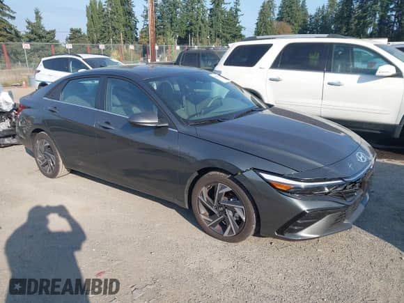 2025 Hyundai Elantra SEL Convenience с VIN KMHLS4DG4SU024718, выставлен на аукционе IAAI как лот 43247320 с пробегом 9 552 миль миль и . История ставок и продаж доступна на DreamBid. Изображение 1.