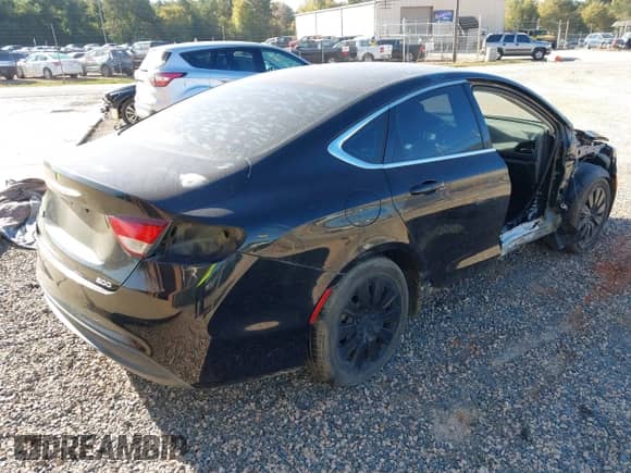 2015 Chrysler 200 LX with VIN 1C3CCCFB8FN622666, listed as a IAAI auction lot 43521980 with 113,601 mi miles and . Bid and sale history available at DreamBid. Image 4.
