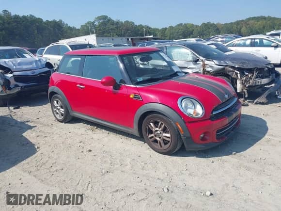 2012 MINI Hardtop z VIN WMWSU3C59CT542932, wystawiony jako IAAI lot #43251120 z przebiegiem 175 000 mil mil oraz . Historia ofert i sprzedaży dostępna na DreamBid. Obrazek 1.
