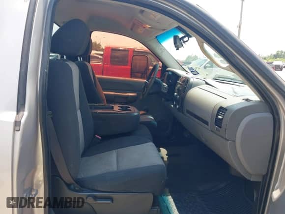 2007 GMC Sierra 1500 Work Truck с VIN 1GTEC14C37Z584973, выставлен на аукционе IAAI как лот 42943433 с пробегом 181 144 миль миль и . История ставок и продаж доступна на DreamBid. Изображение 5.