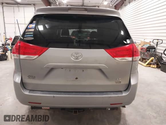 2013 Toyota Sienna LE with VIN 5TDJK3DC5DS051372, listed as a IAAI auction lot 42313353 with 174,638 mi miles and . Bid and sale history available at DreamBid. Image 16.