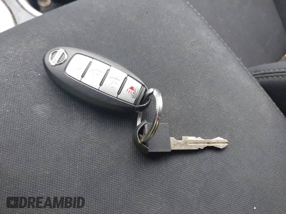 2017 Nissan Pathfinder SV with VIN 5N1DR2MN3HC626236, listed as a IAAI auction lot 42681913 with 101,334 mi miles and . Bid and sale history available at DreamBid. Image 11.