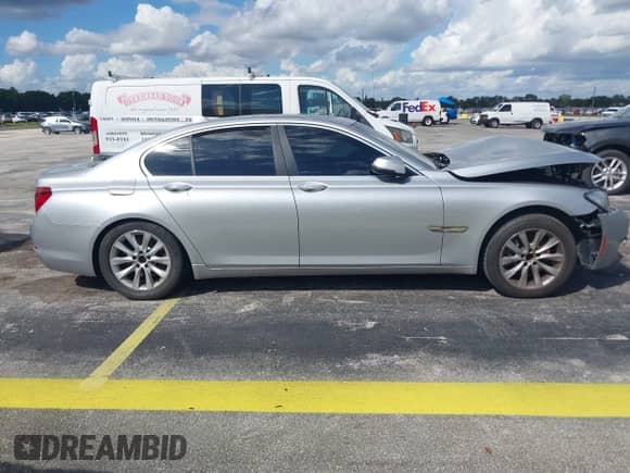 2014 BMW 7 Series 740i с VIN WBAYA6C57ED144345, выставлен на аукционе IAAI как лот 43485041 с пробегом Не указан миль и . История ставок и продаж доступна на DreamBid. Изображение 14.