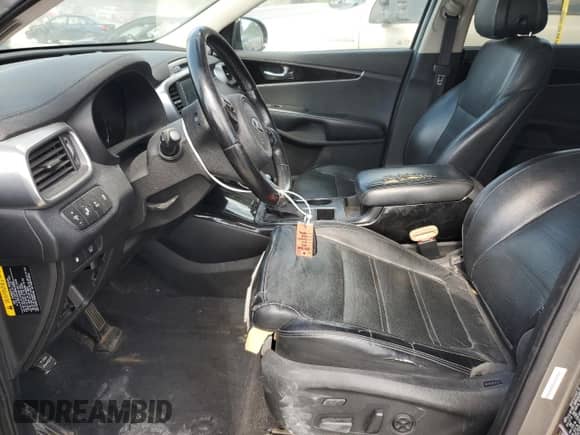 2016 Kia Sorento SX z VIN 5XYPK4A59GG004868, wystawiony jako Copart lot #70268685 z przebiegiem 143 275 mil mil oraz Czysty tytuł • Clean title. Historia ofert i sprzedaży dostępna na DreamBid. Obrazek 7.