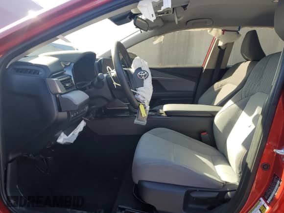 2025 Toyota Camry LE с VIN 4T1DAACK0SU152045, выставлен на аукционе Copart как лот 70890405 с пробегом 8 444 миль миль и Списание • Salvage title. История ставок и продаж доступна на DreamBid. Изображение 7.