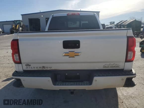 2018 Chevrolet Silverado 1500 High Country with VIN 3GCUKTEJ1JG435007, listed as a Copart auction lot 50373165 with 132,400 mi miles and Salvage title. Bid and sale history available at DreamBid. Image 6.