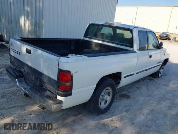 1998 Dodge 1500 с VIN 3B7HC12Z8WG170221, выставлен на аукционе IAAI как лот 42055064 с пробегом Не указан миль и . История ставок и продаж доступна на DreamBid. Изображение 4.