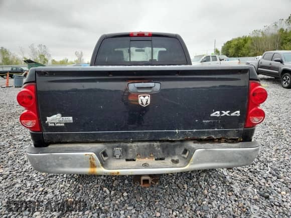 2008 Dodge 1500 ST z VIN 1D7HU182X8J239859, wystawiony jako Copart lot #82330095 z przebiegiem 206 268 mil mil oraz Czysty tytuł • Clean title. Historia ofert i sprzedaży dostępna na DreamBid. Obrazek 6.