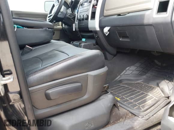 2010 Dodge 1500 SLT z VIN 1D7RB1GP0AS109242, wystawiony jako IAAI lot #42309363 z przebiegiem 243 479 mil mil oraz . Historia ofert i sprzedaży dostępna na DreamBid. Obrazek 5.