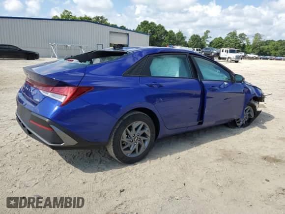 2025 Hyundai Elantra SEL Sport z VIN KMHLM4DJ2SU141798, wystawiony jako Copart lot #65800455 z przebiegiem 3 902 mil mil oraz Szkoda całkowita • Salvage title. Historia ofert i sprzedaży dostępna na DreamBid. Obrazek 3.