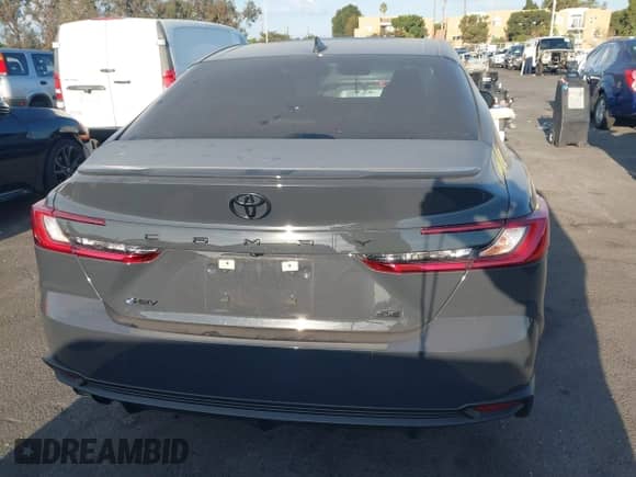 2025 Toyota Camry SE with VIN 4T1DAACK3SU592440, listed as a IAAI auction lot 43243159 with 7,671 mi miles and . Bid and sale history available at DreamBid. Image 16.