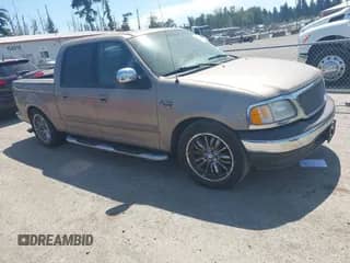 2002 Ford F-150 XLT с VIN 1FTRW07L92KD91100, выставлен на аукционе IAAI как лот 42858536 с пробегом 125 458 миль миль и . История ставок и продаж доступна на DreamBid. Изображение 1.