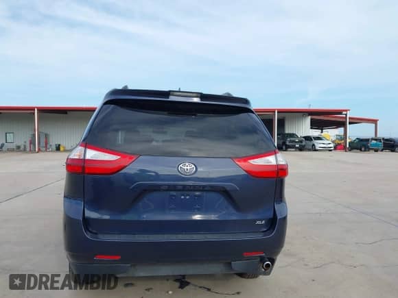 2019 Toyota Sienna XLE Auto Access Seat with VIN 5TDYZ3DC5KS983059, listed as a IAAI auction lot 42505168 with 69,231 mi miles and . Bid and sale history available at DreamBid. Image 16.