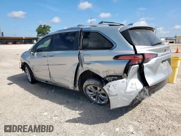 2022 Toyota Sienna Platinum с VIN 5TDERKEC4NS092955, выставлен на аукционе Copart как лот 65830435 с пробегом 222 099 миль миль и Списание • Salvage title. История ставок и продаж доступна на DreamBid. Изображение 2.