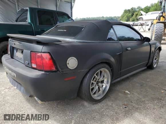 2001 Ford Mustang SVT Cobra z VIN 1FAFP46V41F201081, wystawiony jako Copart lot #65394034 z przebiegiem 168 289 mil mil oraz Czysty tytuł • Clean title. Historia ofert i sprzedaży dostępna na DreamBid. Obrazek 3.