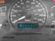 2002 Chevrolet Suburban LT z VIN 1GNEC16Z72J252681, wystawiony jako IAAI lot #42375392 z przebiegiem 312 135 mil mil oraz . Historia ofert i sprzedaży dostępna na DreamBid. Obrazek 7.